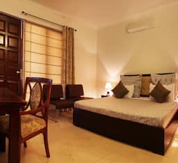 Classic Double Room